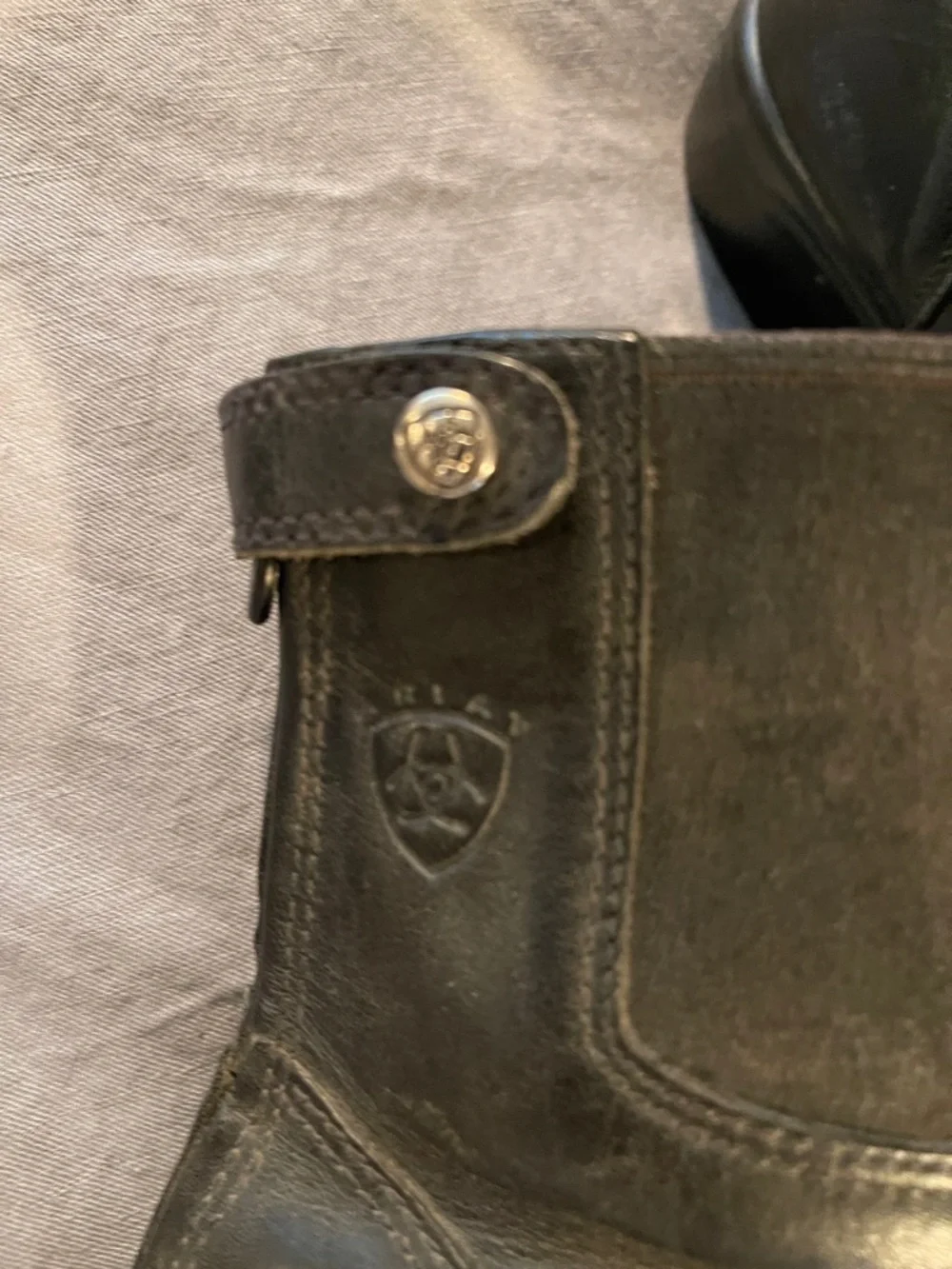 Ariat lace up boots - Picture 6 of 8
